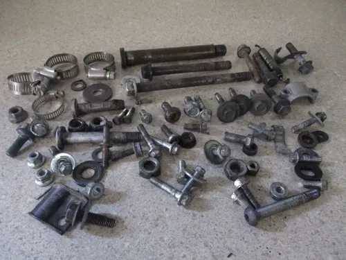 2004 YAMAHA YZ 125 MISC BOLTS NUTS HARDWARE BOLT KIT, FITS 96-04, M230