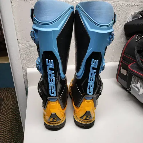 Gaerne sg12 powder outlet
