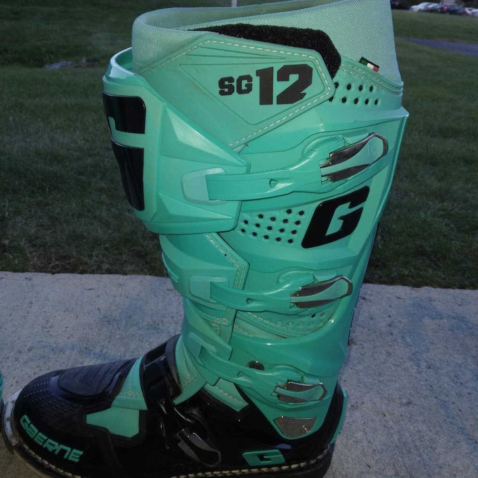 Gaerne sg12 aqua hot sale