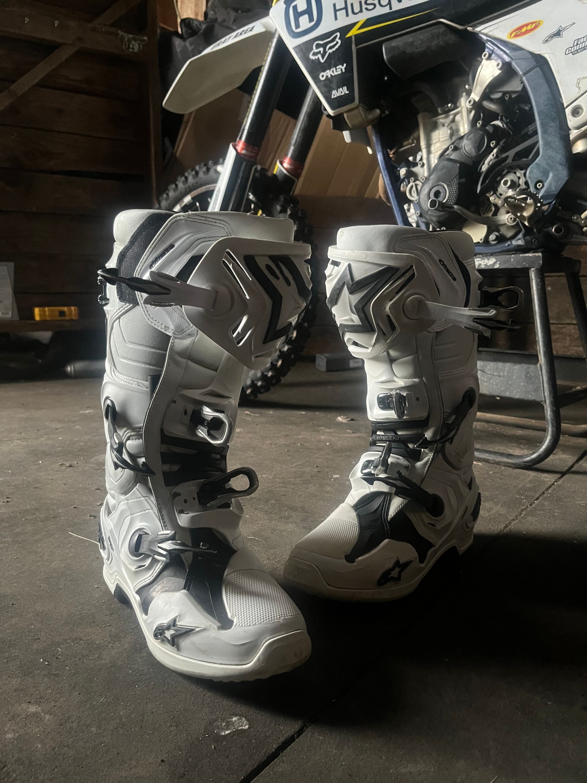 White Alpinestars Tech 10 Size 10