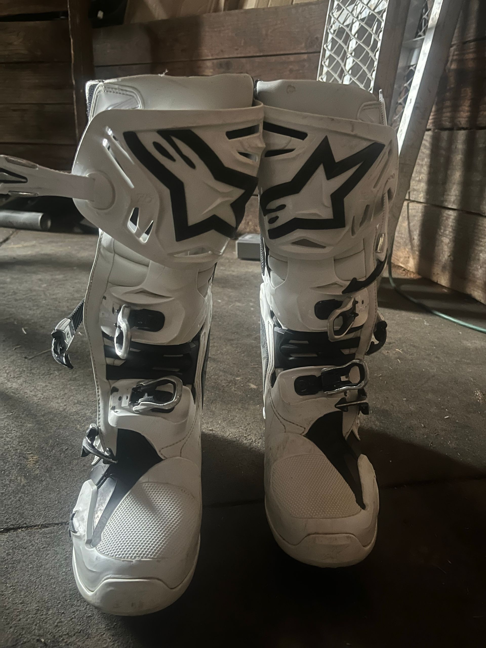 White Alpinestars Tech 10 Size 10