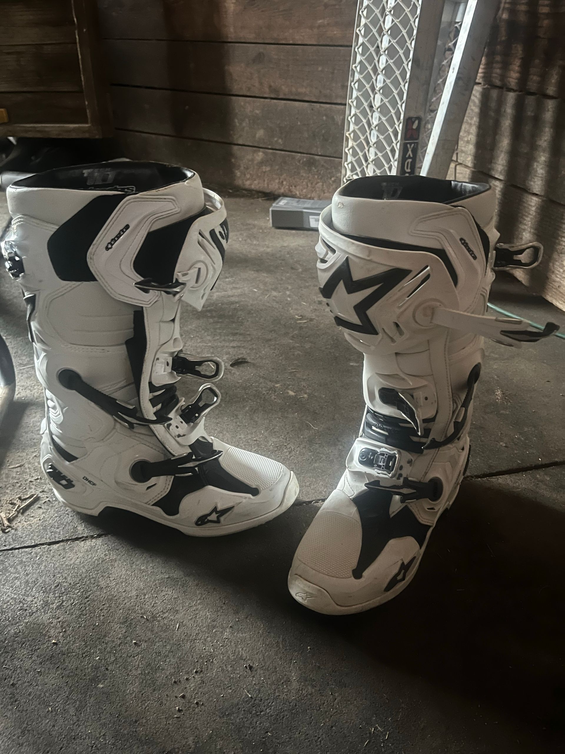 White Alpinestars Tech 10 Size 10