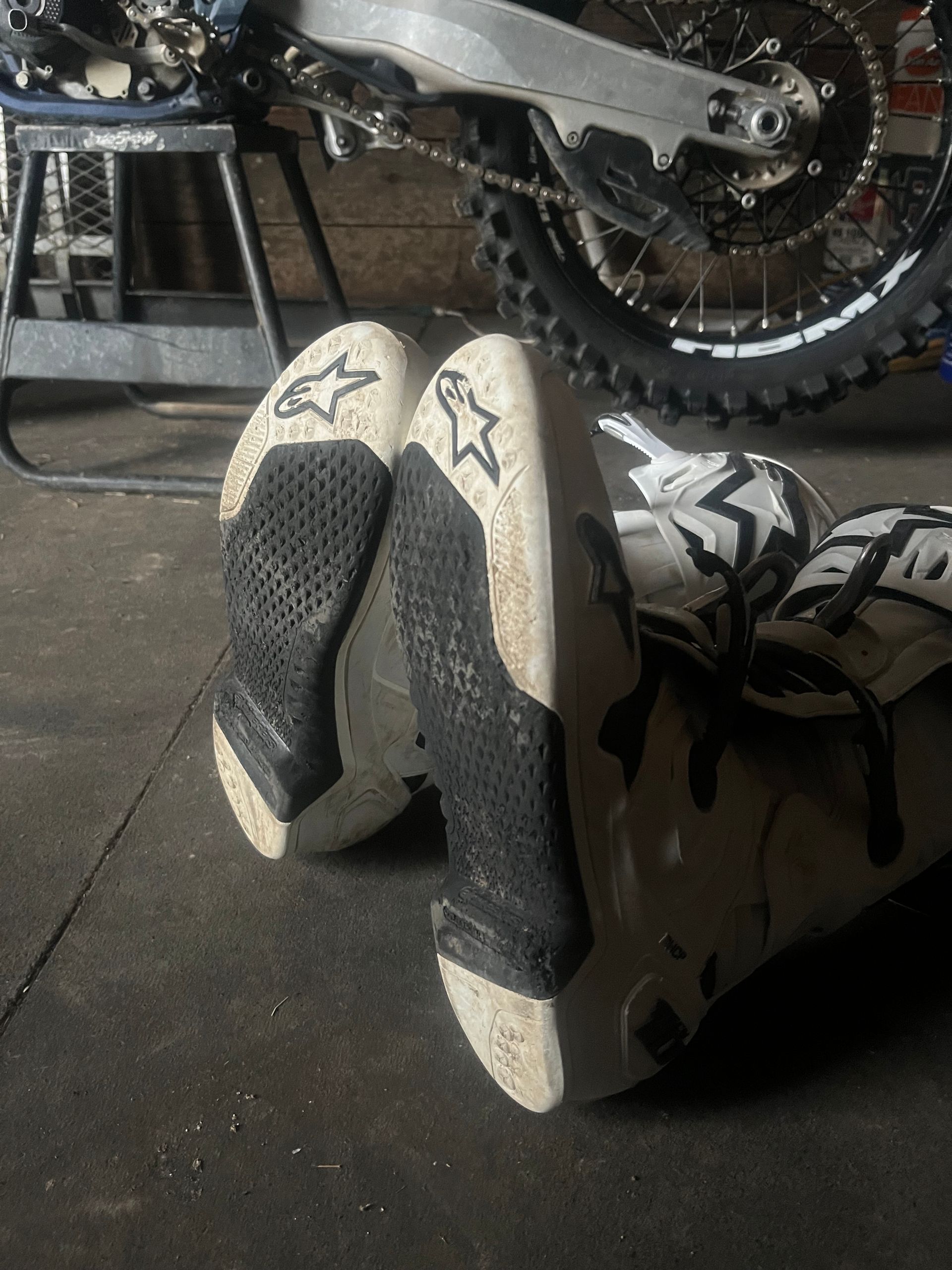White Alpinestars Tech 10 Size 10