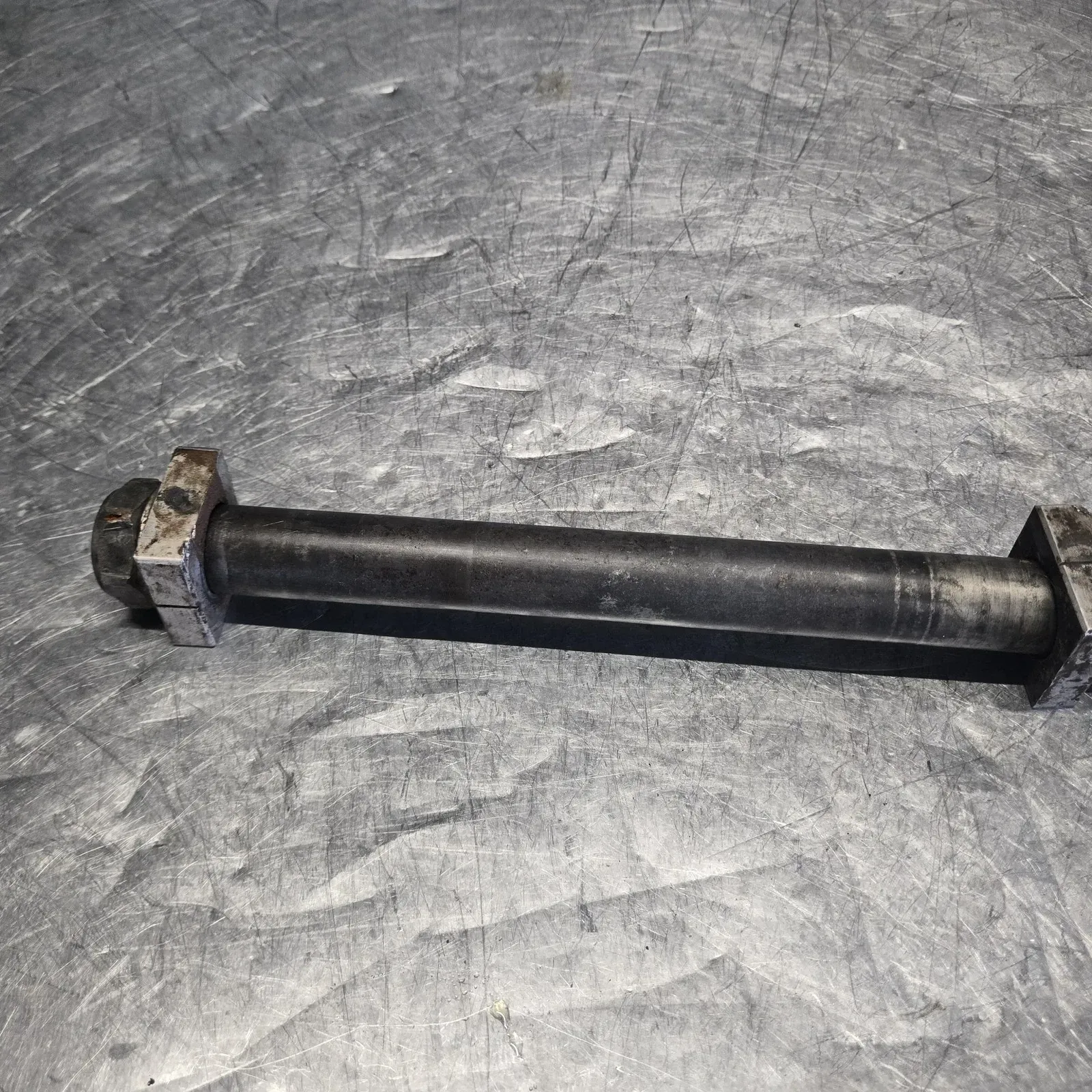 2005 Honda Crf450x Rear Axle Back Wheel Rim Pivot Bolt Axel 42301-kz4-j40 3