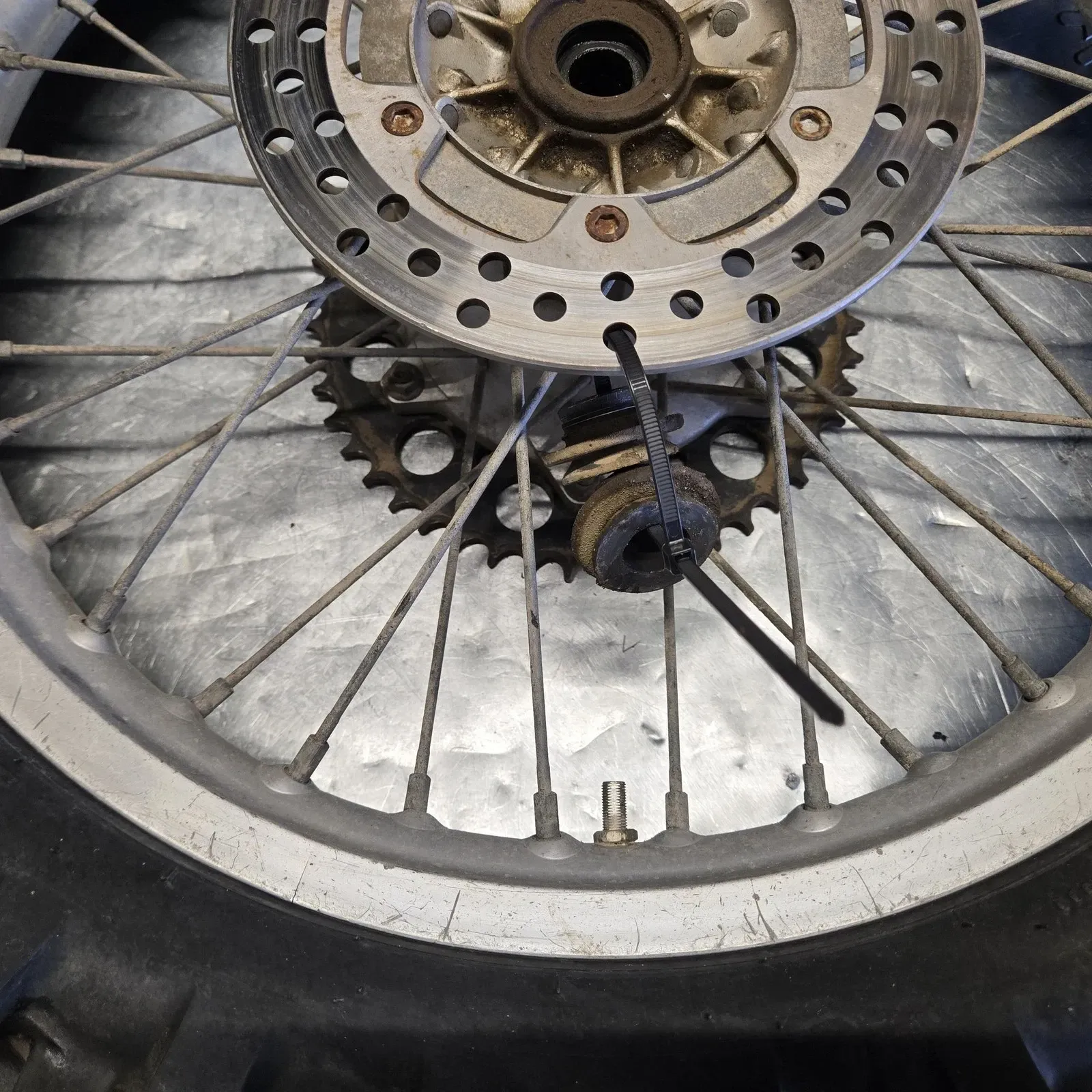 1990 Yamaha Yz250 Rear Back Wheel Rim Hub