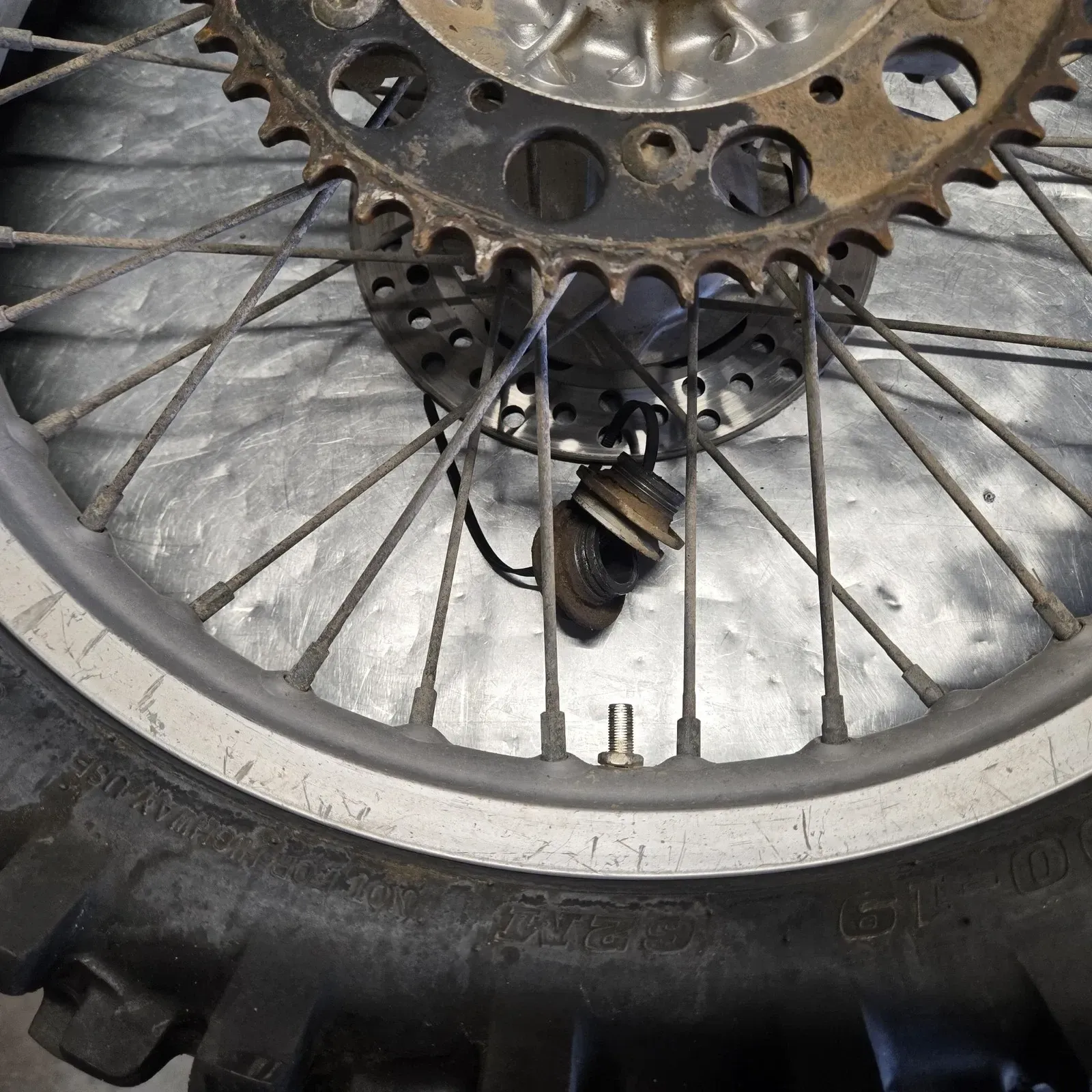 1990 Yamaha Yz250 Rear Back Wheel Rim Hub