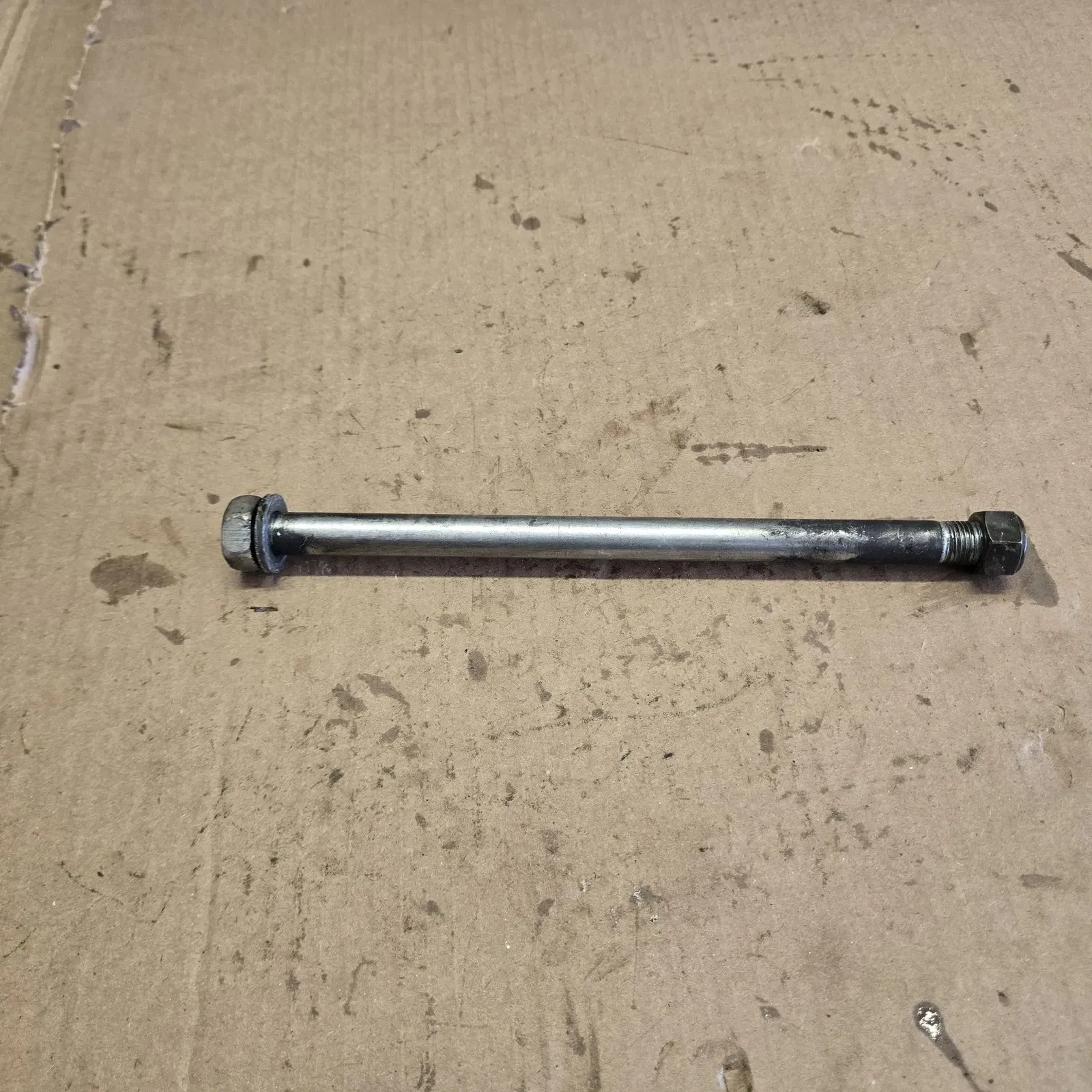 2001 Yamaha TTR125l Front Wheel Rim Axle Pivot Bolt 3un-25181-01-00