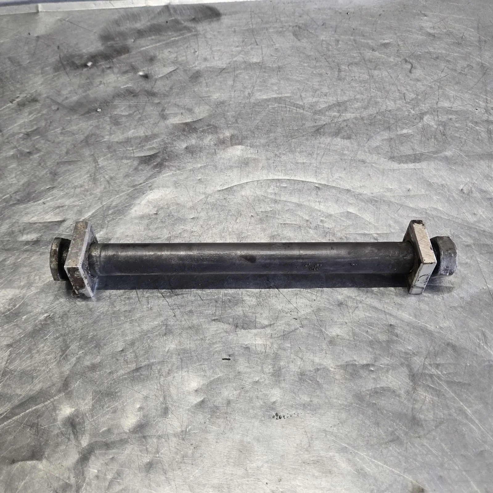 2007 Yamaha Yz450f Rear Axle Back Wheel Rim Pivot Bolt Axel 1c3-25381-90-00 2