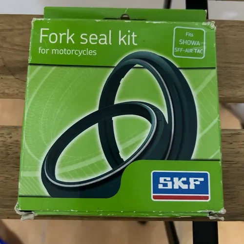 SKF fork Seal Kit Showa 49mm