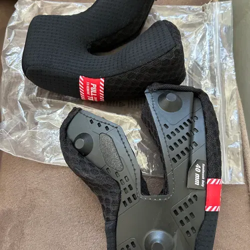 Bell full 9 cheek 2025 pads