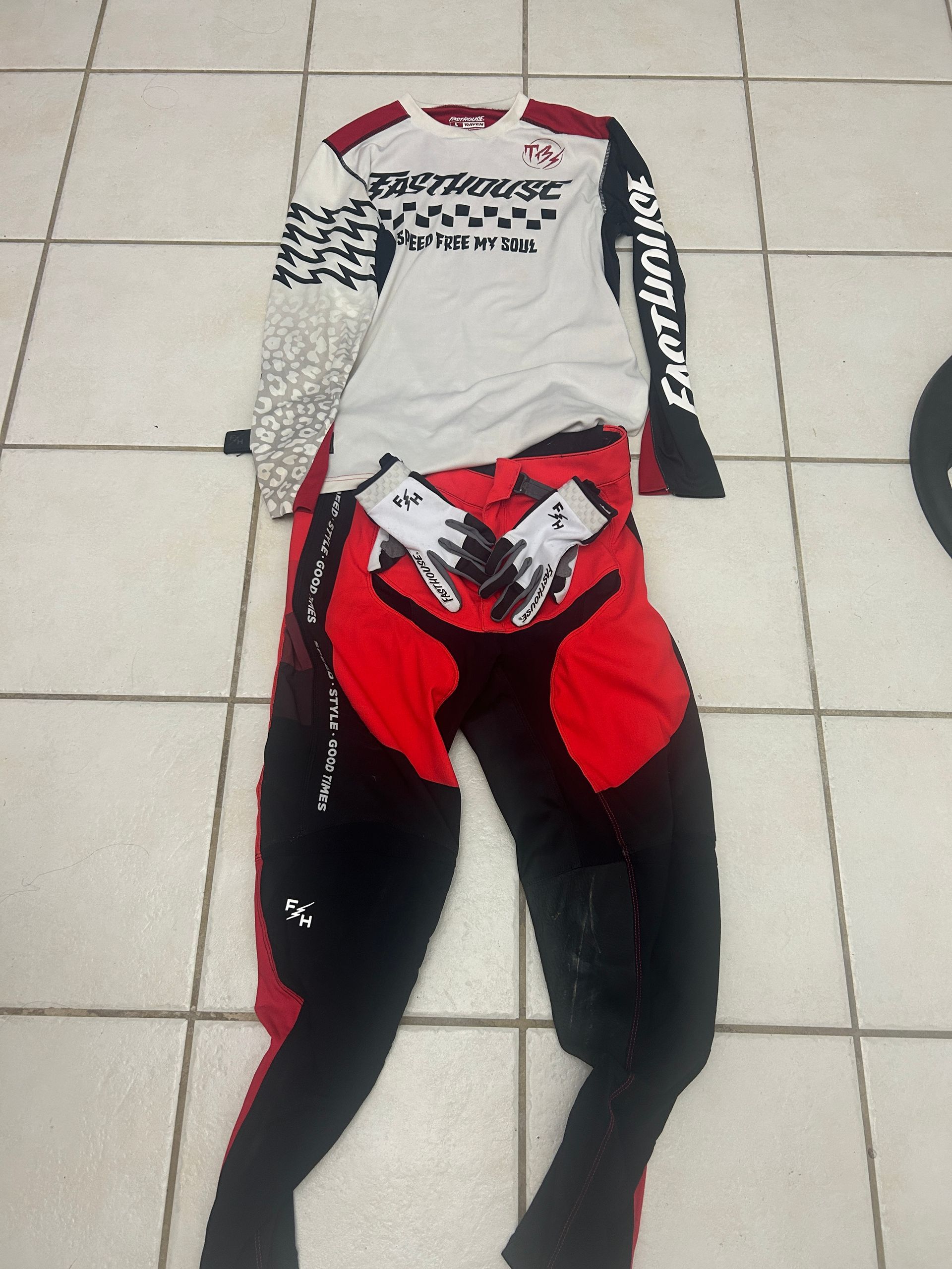 Fasthouse Combo Pant 32, jersey Medium, gloves M