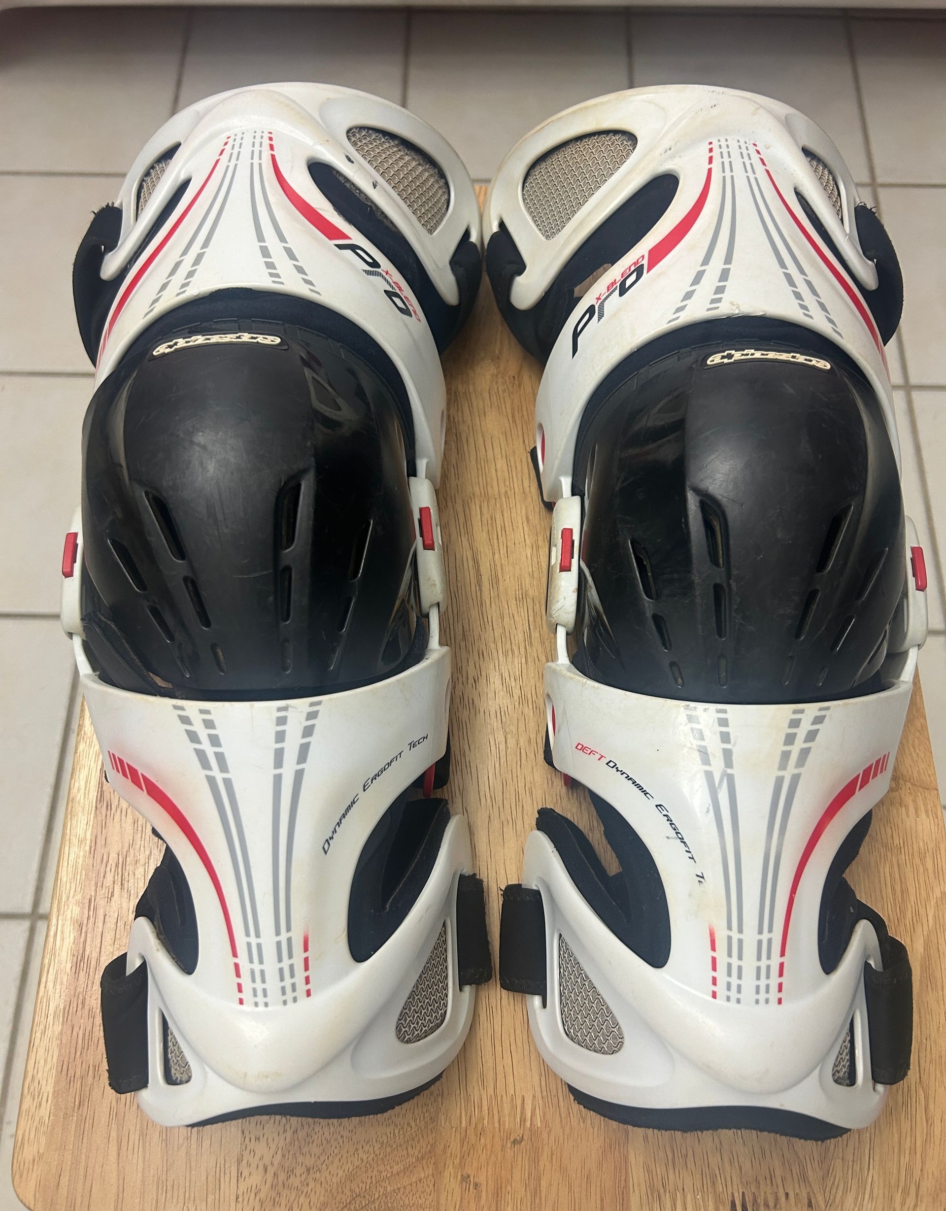 Alpinestar knee brace fluid Small/Medium/Large 