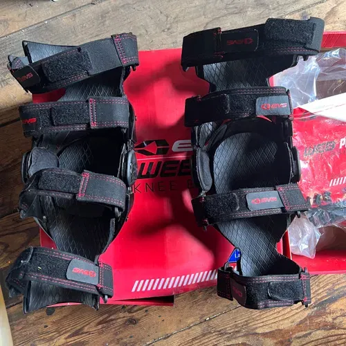 EVS Carbon Web Pro