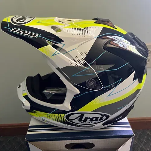 Arai Helmets Size S
