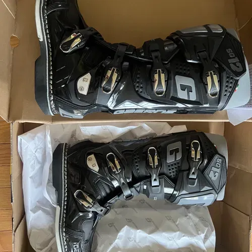 Gaerne SG 12  Size 10 Black 