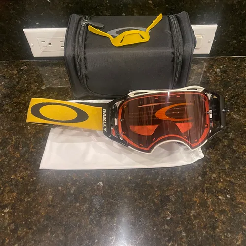 Oakley Airbrake Goggles