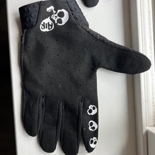 TLD Air Skully Gloves - Medium 