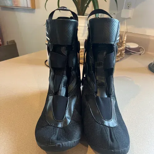Alpinestars hotsell retro boots