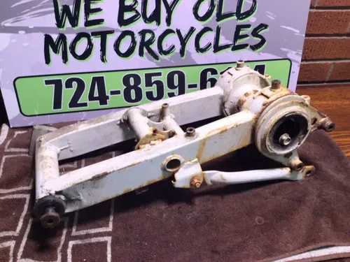 1986 SUZUKI QUADRUNNER 230 LT230E 2X4 OEM REAR SWINGARM BACK SUSPENSION CARRIER