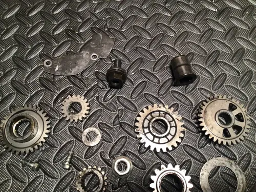 2008 Honda CRF150R OEM ENGINE MOTOR CRANKSHAFT GEAR MAIN GEAR OUTPUT PRIMARY