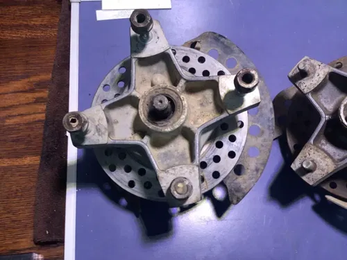 03-08 SUZUKI LTZ400 KFX DVX 400 Right Front Hub Spindle OTR