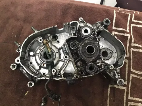 1974 Suzuki TS100 left crankcase Crank case oil lines