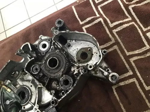 1974 Suzuki TS100 left crankcase Crank case oil lines