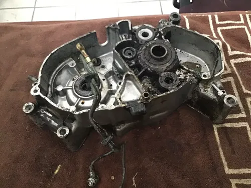 1974 Suzuki TS100 left crankcase Crank case oil lines