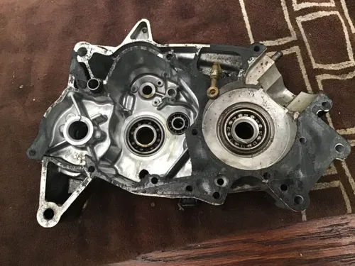 1974 Suzuki TS100 left crankcase Crank case oil lines