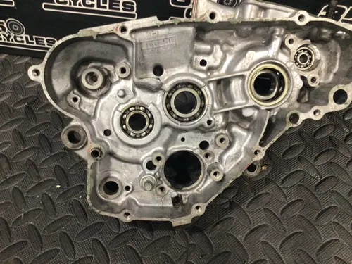 2003 SUZUKI 02-06 RM85 RM85L OEM RIGHT ENGINE MOTOR CRANKCASE CRANK CASES BLOCK