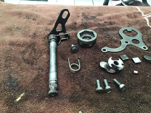 1990 HONDA CR125R CR125 gear selector shift shaft shifter pawls