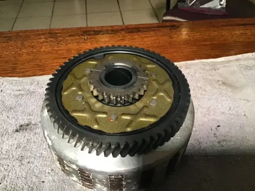 1975 Suzuki GT250 clutch clutch basket assembly