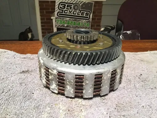 1975 Suzuki GT250 clutch clutch basket assembly