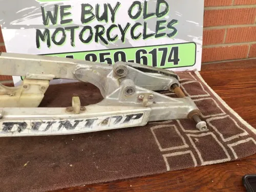 1991-2004 Suzuki RM80 RM85 Swingarm with bolt and chain guard  61000-03B21 1995