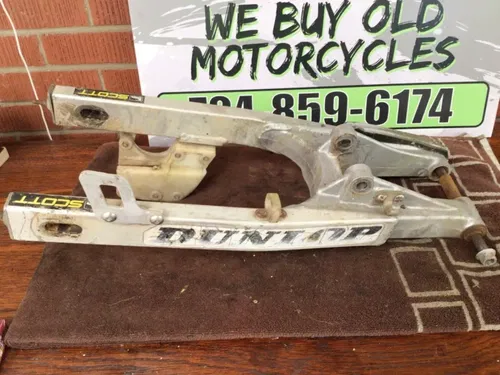 1991-2004 Suzuki RM80 RM85 Swingarm with bolt and chain guard  61000-03B21 1995