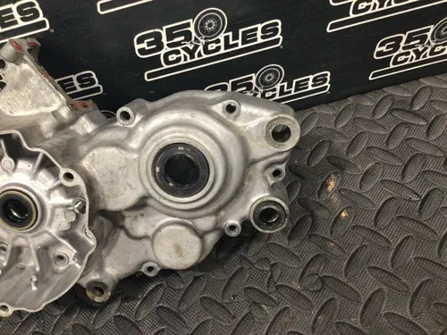 2003 SUZUKI 02-06 RM85 RM85L OEM LEFT ENGINE MOTOR CRANKCASE CRANK CASES BLOCK
