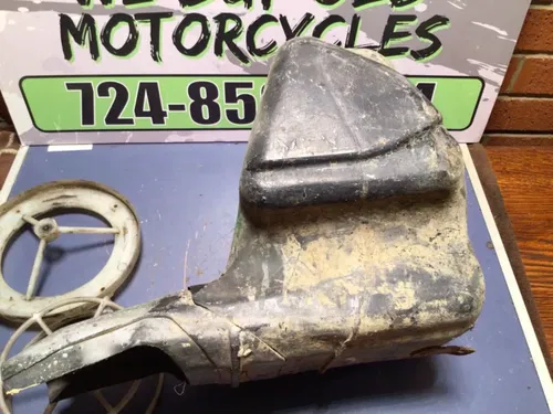 1987 Kawasaki KX125 KX 125 Engine Air Box Filter Cleaner Housing 11011-1241