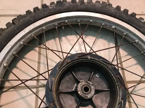 1977 1978 Yamaha DT250 front wheel 21’