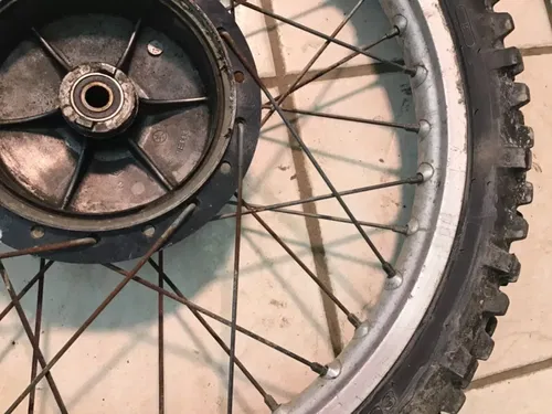 1977 1978 Yamaha DT250 front wheel 21’