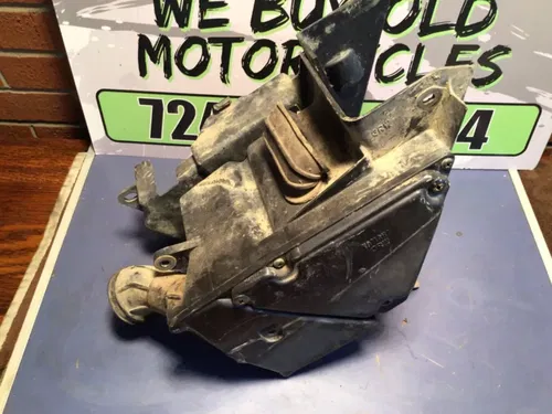1996 96 YAMAHA XT 225 XT225 BATTERY BOX SIDE COVER AIR BOX BOOT