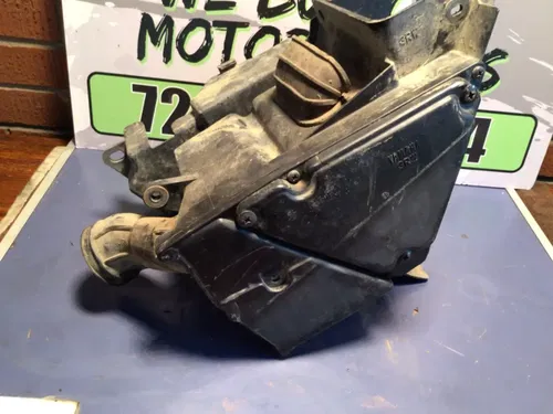 1996 96 YAMAHA XT 225 XT225 BATTERY BOX SIDE COVER AIR BOX BOOT