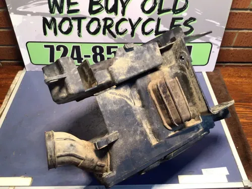 1996 96 YAMAHA XT 225 XT225 BATTERY BOX SIDE COVER AIR BOX BOOT