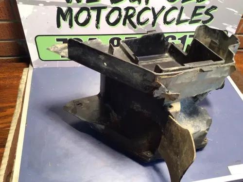 1996 96 YAMAHA XT 225 XT225 BATTERY BOX SIDE COVER AIR BOX BOOT