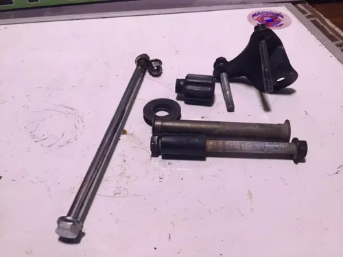 84-86 HONDA VF700C MAGNA OEM MISC MOTOR MOUNT SUB FRAME BOLT BOLTS