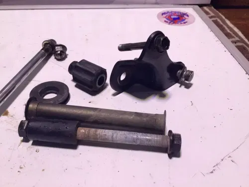 84-86 HONDA VF700C MAGNA OEM MISC MOTOR MOUNT SUB FRAME BOLT BOLTS