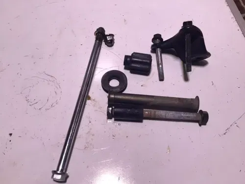84-86 HONDA VF700C MAGNA OEM MISC MOTOR MOUNT SUB FRAME BOLT BOLTS