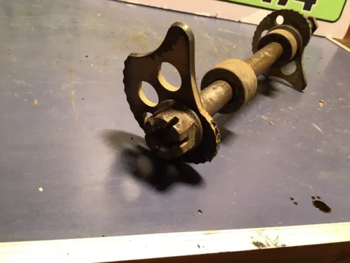 1992 - 1996 Yamaha XT225 Rear Wheel Axle & Spacers