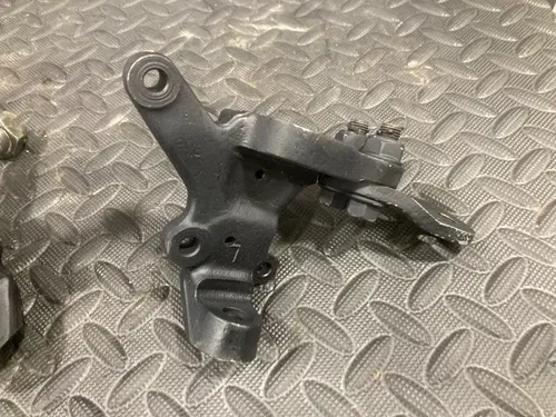 90-13 Yamaha warrior  Front Spindle Spindles Left Right Knuckle Warrior 350