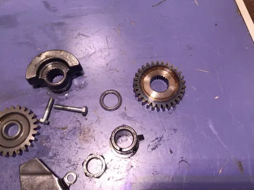 1978-1983 Honda XL250R XL250S XR250 XR250R Oil Pump w/ Hardware 15100-428-000