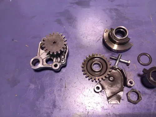1978-1983 Honda XL250R XL250S XR250 XR250R Oil Pump w/ Hardware 15100-428-000